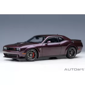   Autoart - 1:18 Dodge Challenger R/T SCAT PACK SHAKER WIDEBODY 2022 (hellraisin) (composite model/full openings)   Autoart