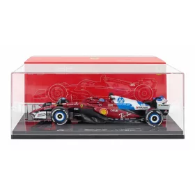   Burago - FERRARI WITH SHOWCASE - F1  SF-25 TEAM SCUDERIA FERRARI N 16 MIAMI GP 2025 CHARLES LECLERC RED WHITE BLUE