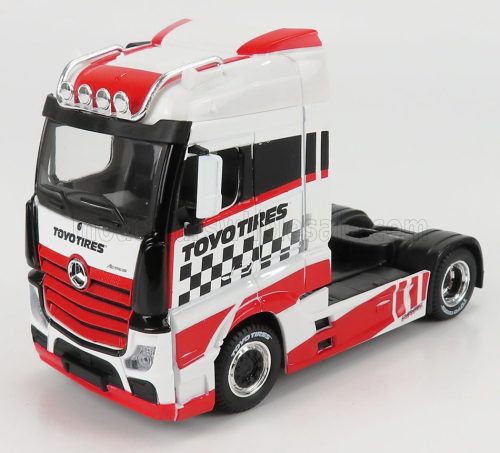 Burago - MERCEDES BENZ ACTROS 2 GIGASPACE TRACTOR TRUCK 2-ASSI TOYO TIRES 2016 WHITE RED