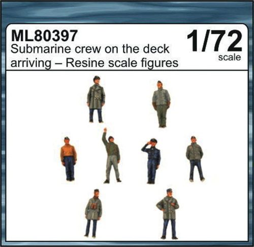 CMK - Submarine crew on the deck arriving