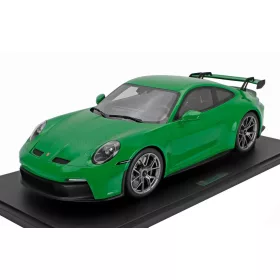  GT Spirit - PORSCHE 911 992 GT3 COUPE 2022 WITH SHOWCASE GREEN