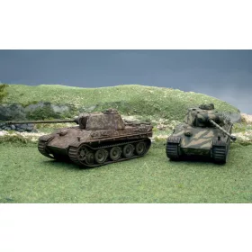   Italeri - Milit. Vehicles-Pz.Kpfw.V.Panther Ausf. G ( 2 Db  sszepattinthat