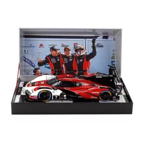   Ixo-Models - PORSCHE 963 9RD 4.6L TURBO V8 TEAM PORSCHE PENSKE MOTORSPORT N 7 WINNER IMSA 24h DAYTONA 2025 FELIPE NASR - NICK TANDY - LAURENS VANTHOOR WHITE RED BLACK