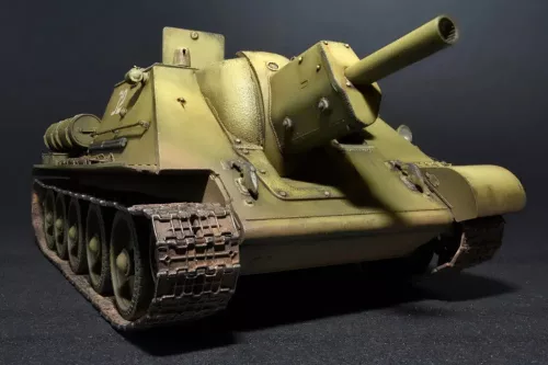 MiniArt - SU-122 (Initial Production) withFull Interior