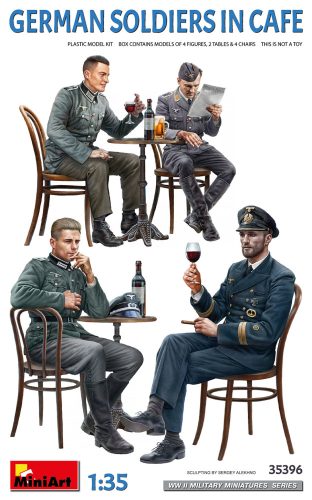 Miniart - German Soldiers in Cafe