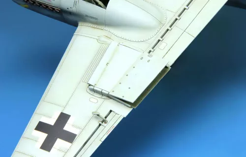 Meng Model - Messerschmitt Me-410B-2/U4 Heavy Fighter repülő makett