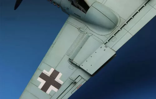 Meng Model - Messerschmitt Me410A-1 High Speed Bomber repülő makett