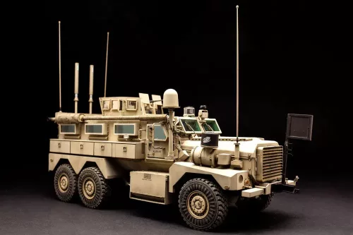 Meng Model - U.S. Cougar 6 6 Mrap Vehicle