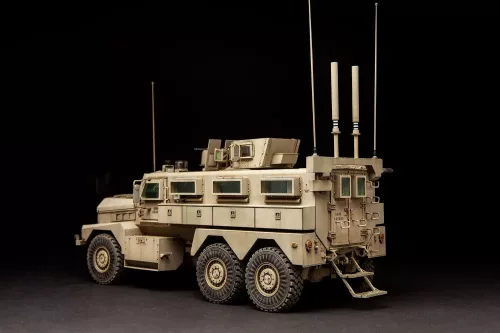 Meng Model - U.S. Cougar 6 6 Mrap Vehicle