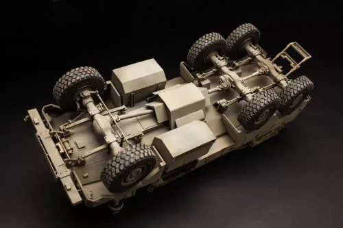 Meng Model - U.S. Cougar 6 6 Mrap Vehicle