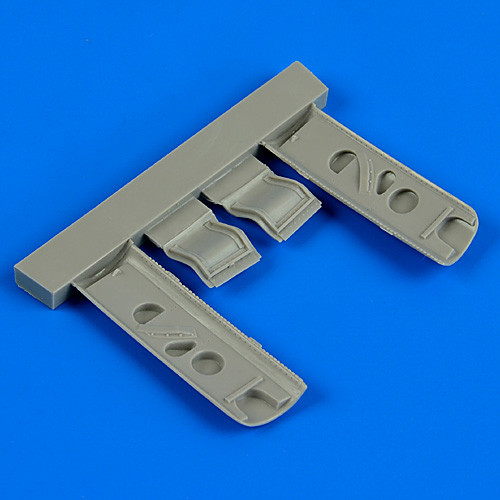 Quickboost - 1/32 P-40E Warhawk undercarriage covers
