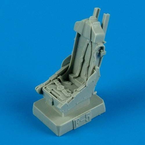 Quickboost - F-5E seat with safety belts for AFV Club