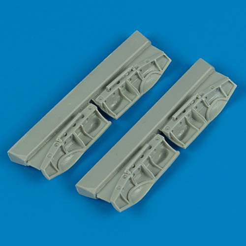 Quickboost - 1/72 Beaufighter undercarriage covers