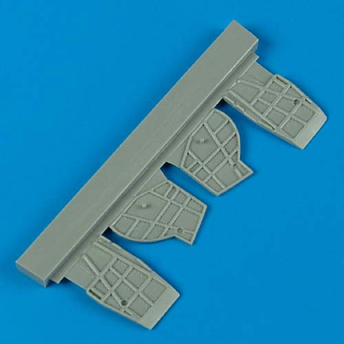 Quickboost - 1/72 SB2C Helldiver undercarriage covers