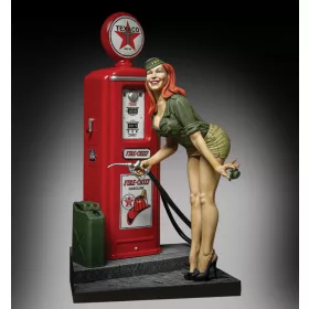 Royal Model - Pin-up at the gas pump (75mm)