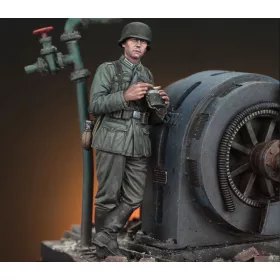Royal Model - German infantry soldier eating - WWII
