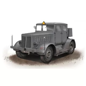  Special Hobby - SS-100 Gigant Schwerer Radschlepper/HTra repülő makett
