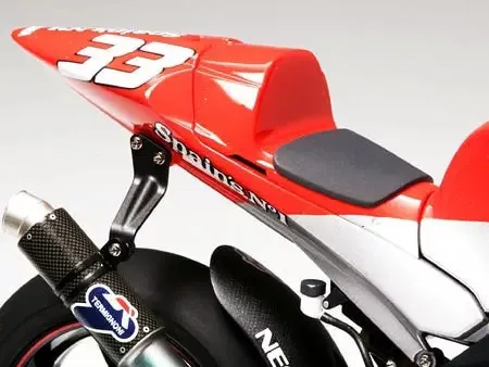Tamiya - Yamaha Yzr-M1 04 No.7/No.33