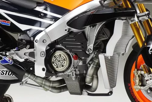 Tamiya - Repsol Honda Rc213V  14