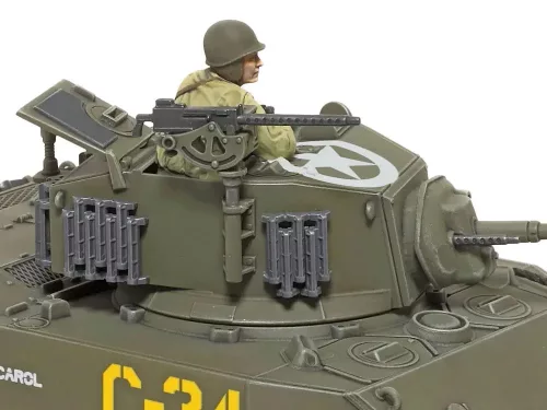 Tamiya - 1:48 U.S. Light Tank M5A1 Stuart - include 1 commander torso figure tank makett