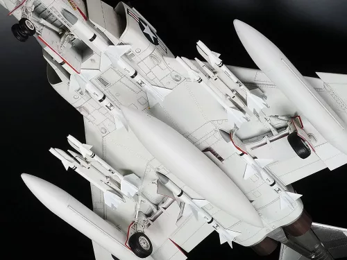Tamiya - McDonnell F-4 J Phantom II