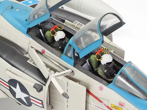 Tamiya - McDonnell F-4 J Phantom II