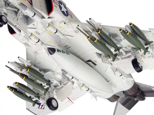 Tamiya - F-4J Phantom II Marines