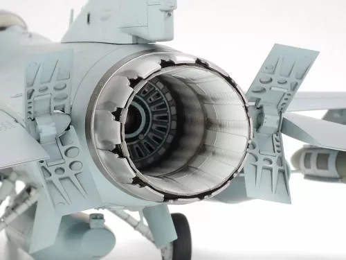 Tamiya - F-16 CJ Block 50 Fighting Falcon - 1 figure