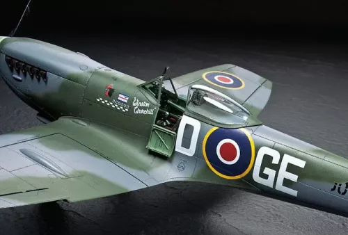Tamiya - British Iiww Fighter Supermarine Spitfire Mk.Xvie - 1 Figure repülő makett