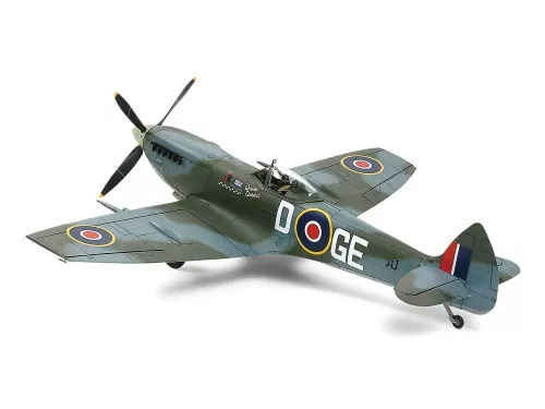 Tamiya - British Iiww Fighter Supermarine Spitfire Mk.Xvie - 1 Figure repülő makett
