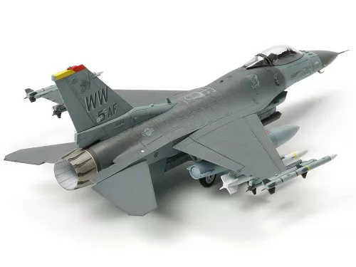 Tamiya - Lockheed Martin F-16Cj  Block 50  Fighting Falcon (Full Equipment) - 1 Figure