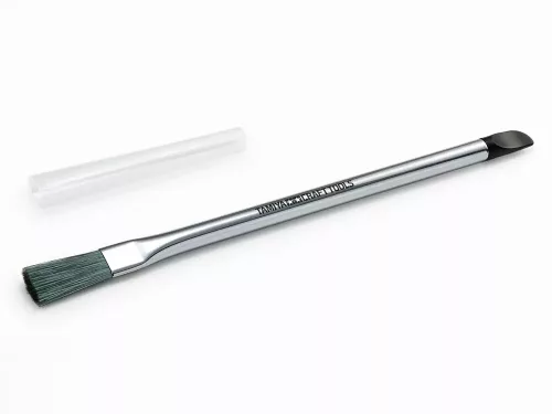 Tamiya - MINI 4WD CLEANING BRUSH W/Sticker Applicator